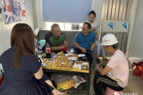 国庆慰问暖人心   不忘初心共前行！